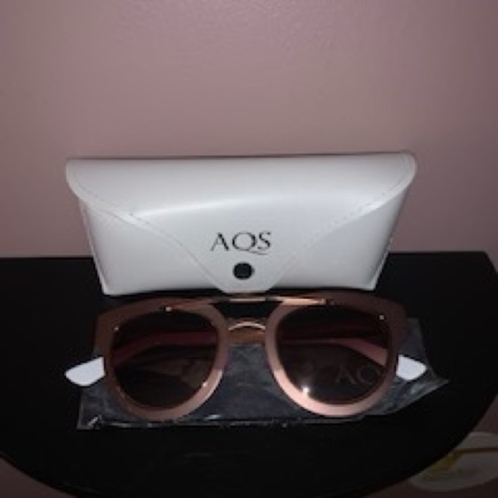 Sunglasses: Rose gold